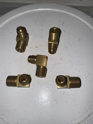 Qty 5 Brass Fitting 1/2” NPT Male x -8An Flare, 90°, L Shape - Image 1 of 4