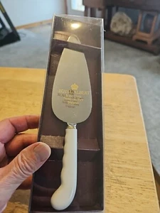 Royal Albert Stoke-On- Trent Pie Server - Bone China Handle - England - Picture 1 of 9