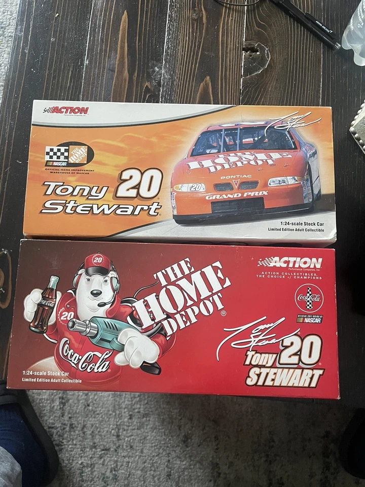 TONY STEWART NASCAR ESCALA 1:24 2000 #20 HOME DEPOT y CocaCola 2001 oso polar Foto 1 de 4