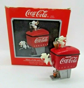 Adorno de fuente de soda para ratones Enesco Coca-Cola ""Have a Coke and a Smile - Imagen 1 de 8