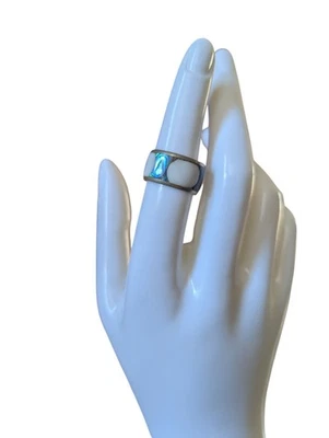 AQ6 - Vintage Mexico Alpaca Silver Toned Abalone White Thick Band Ring Size 6.5 - Image 1 of 4