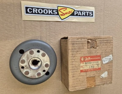 32102-41520 Modos australianos no británicos 1978/1979 PE175/PE250 Suzuki Magneto Rotor Foto 1 de 4