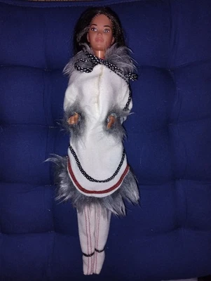 BARBIE ARCTIC ESKIMO 1981 Mattel viso orientale splendida originale completa - Immagine 1 di 4