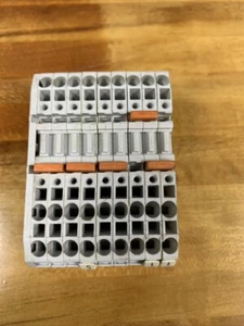 LOTE DE 9 BLOQUES DE TERMINALES DE TIERRA ENTREELEC MA2.5/5 B219  - Imagen 1 de 1
