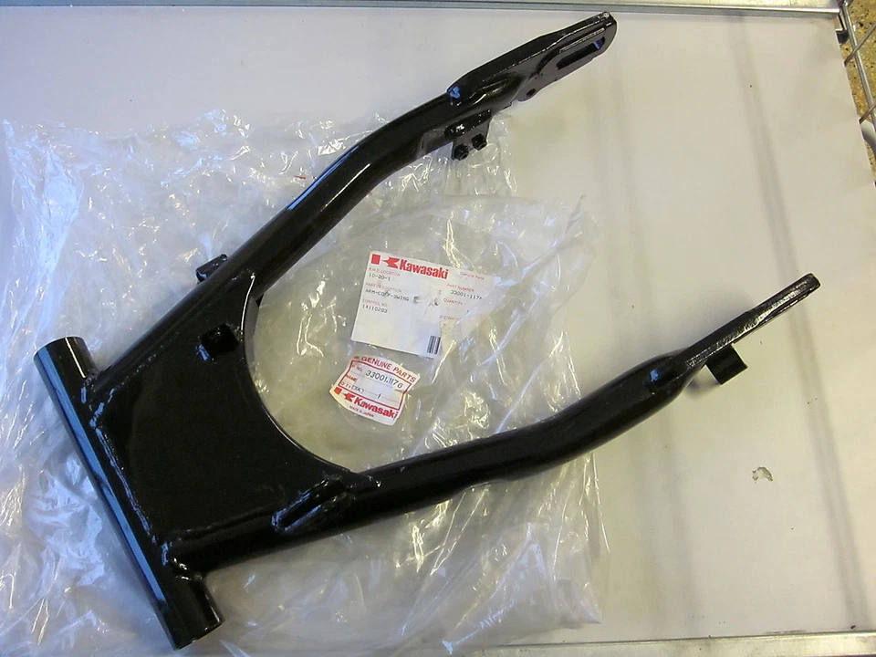 Brazo oscilante Kawasaki KZ750 Z 750 S2 LTD 33001-1176 NUEVO DE STOCK Foto 1 de 1