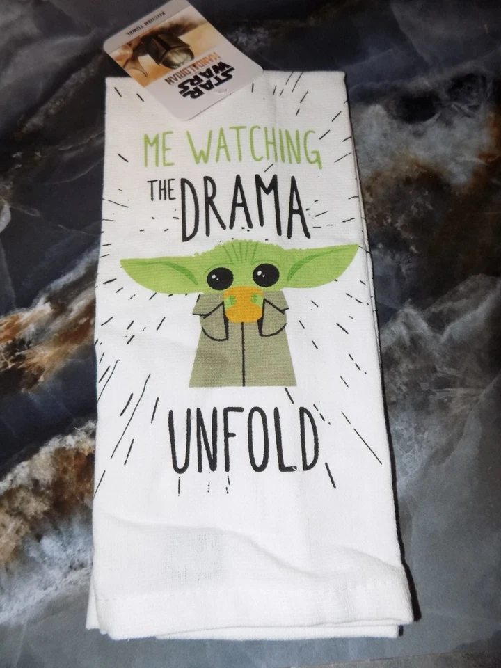 Disney STAR WARS Kitchen Oven Mitt & Kitchen Towel Set Red