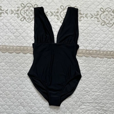 J. Maiô Crew peça única tamanho M preto nunca usado novo sem etiquetas - Imagem 1 de 4