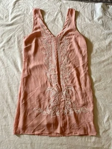 Mini Vestido Boho Rosa Bordado | Vestido Sin Mangas Forrado Cuello en V | Talla Pequeña - Imagen 1 de 7