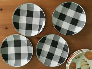 Pottery Barn Buffalo Check 8" Enamel Plates Set of 4 NWT - Picture 1 of 8