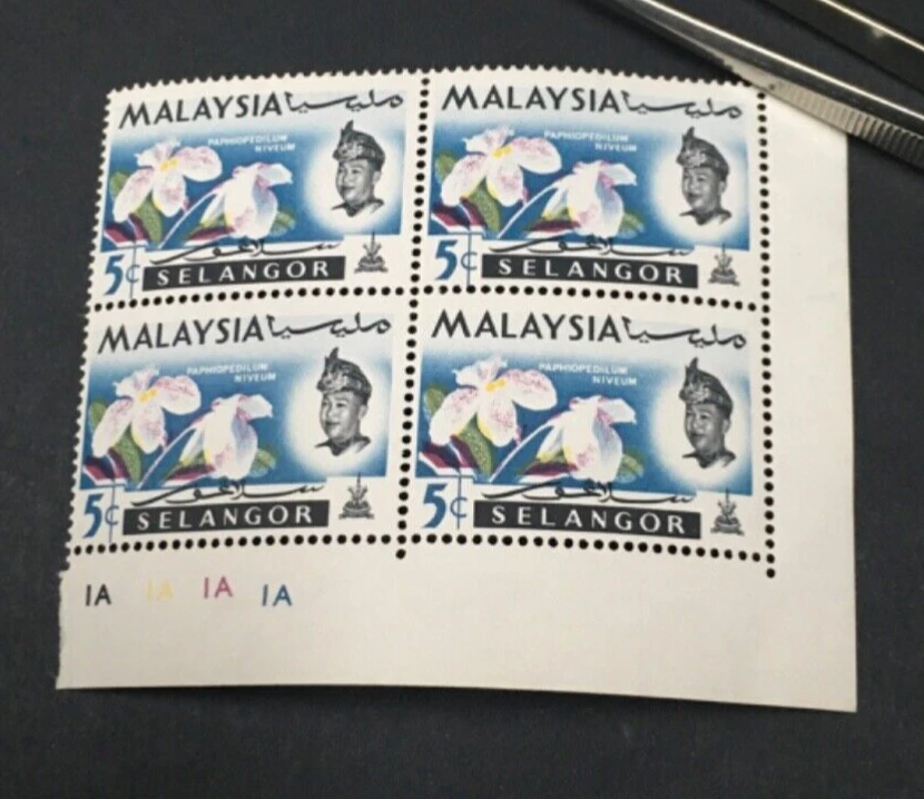 MALAYA SELANGOR 1965 ORCHID 5c rojo desplazado azul desplazado placa descendente 1A B/4 MNH Foto 1 de 2