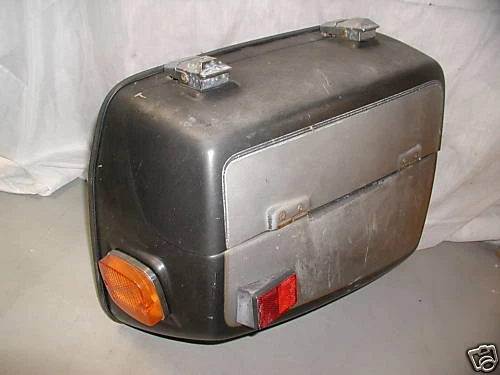 SUZUKI GS1100GK BOLSA ALFORJE LATERAL DIREITA 1984 GS1100 - Imagem 1 de 1