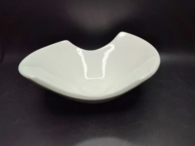 Cuenco para servir 10 Strawberry Street oblongo de cerámica blanca 7,25" L x 6" W x 3" H Foto 1 de 4