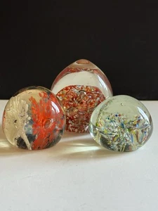 Art Glass Paperweight Hand Blown Lot Of 3 Cased Glass Confetti Bubbles - Picture 1 of 24
