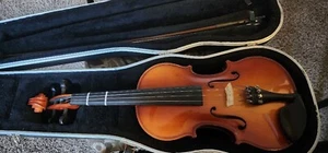Violin 4/4 Anton Richter Made in Romania Used. Comes with Carrying Case and Bow. - Picture 1 of 7