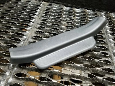 2004 2005 2006 SCION xA ЗАДНИЙ ПРАВЫЙ ПРОХОД БОКОВОЙ ПОРОГ ДВЕРИ ПОТЕРТОСТИ СТУПЕНЬКИ ОТДЕЛКА OEM - Изображение 1 из 4