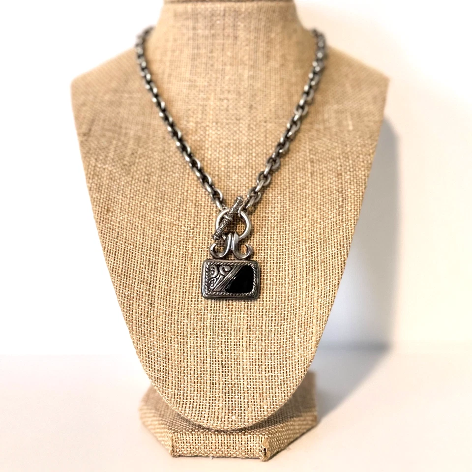 Ожерелье с подвеской Premier Designs черная смола декоративное серебристое - Изображение 1 из 4