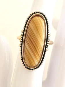 Vintage 1970s Avon Tiger’s Eye Look Ring Gold-tone Beaded Oval Sz 5.5-6 - Signed - Picture 1 of 7