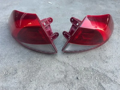Пара задних фонарей со стороны водителя и пассажира для Hyundai Tucson 2010-2015 годов выпуска - Изображение 1 из 4