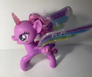 Hasbro My Little Pony Rainbow wings Unicorn 2018, 8" tall x 9" long - Picture 1 of 7