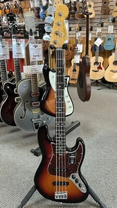 FENDER American Professional II JAZZ - Picture 1 of 11