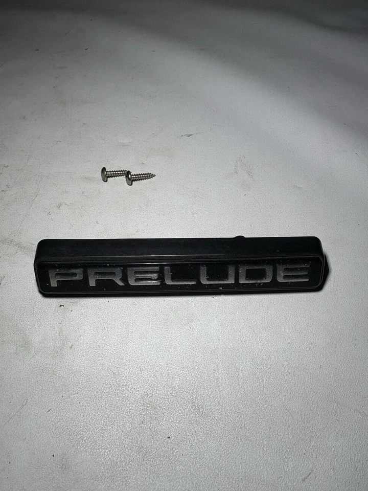 Genuine 1997-2001 Honda Prelude Front Bumper Grille *PRELUDE Emblem* - Image 1 of 3