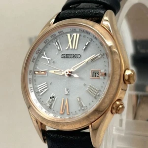Auténtico SEIKO LUKIA 1B35-0AA0 Señoras Radio Solar Reloj Dial Oro Rosa Ti - Imagen 1 de 12