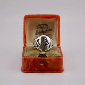 B4.8 Men's Vintage 925 Silver Traditional Celtic Ship Signet Ring Size J 1/2 - Picture 1 of 16