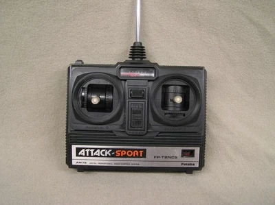 Futaba Attack 2 canales  75mhz ideal para barco RC.  Configuración con acelerador de trinquete Foto 1 de 4