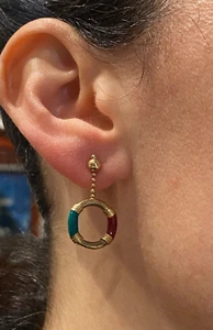 Pendientes colgantes circulares vintage de oro amarillo de 14K, esmalte verde y rojo - Imagen 1 de 6