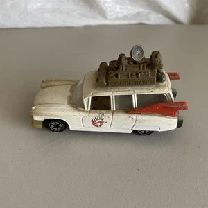 Vintage 1989 Columbia Pictures GHOSTBUSTERS 2 ECTO-1 Car Die-Cast 1:64 - Picture 1 of 5