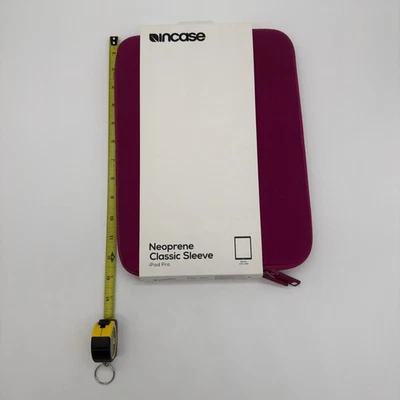 Incase- neoprene Classic sleeve iPad Pro - Image 1 of 4