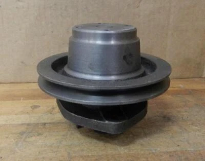 1973-76 Triumph TR6 2.5L 6-Cyl new water pump 5-1/4 pulley with fan mount - Image 1 of 4