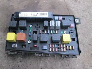 SICHERUNGSKASTEN VORNE UEC TECH 2 RESET 13191128 FE für Vauxhall (Opel) Astra H 1.6 16V Z16XEP 2005 - Bild 1 von 4