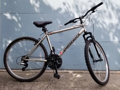 Серебряная передняя подвеска Diamondback Outlook 7 скоростей MTB 18 дюймов рама - Изображение 1 из 4