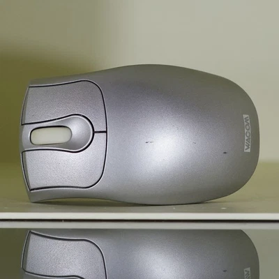 WACOM — Intuos2  •  Intuos 2   • 2d Wireless Tablet Mouse • Silver XC-100-03 OEM - Image 1 of 4