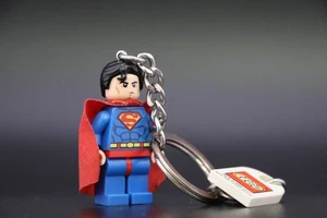 LEGO® Superman Minifigure Portachiavi con Logo LEGO® Piastrella DC Super Heroes 853430 - Foto 1 di 6