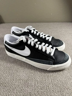 Nike Blazer Low 77 Shoes Mens Size 9 Black White Retro Classic Style DA6364-001 - Image 1 of 4