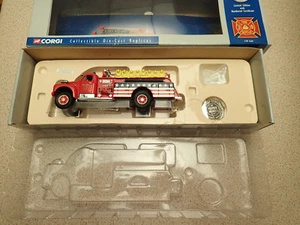 Ltd Edn Corgi Classics Fire Rescue 1:50 52404 Mack B Pumper Stars and Stripes - Picture 1 of 10