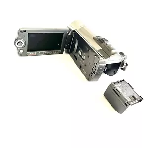 Canon VIXIA HF200 (32 GB) High Definition Flash Media Camcorder - Picture 1 of 14