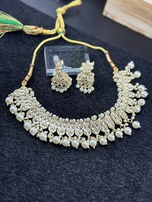Indian Bollywood Kundan Gold Tone White Earring & Necklace Jewelry Set - Image 1 of 4