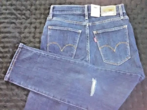 Levi's Women's 724 Sz 2 W26 Dark Wash High Rise Straight Slim Crop Blue Jeans - Picture 1 of 3
