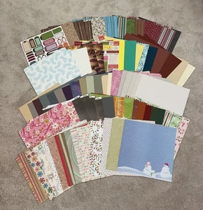 Verschiedene Packungen Themen Scrapbook Papier - Weihnachten, Barbie, Baby, etc -185 Seiten - Bild 1 von 11
