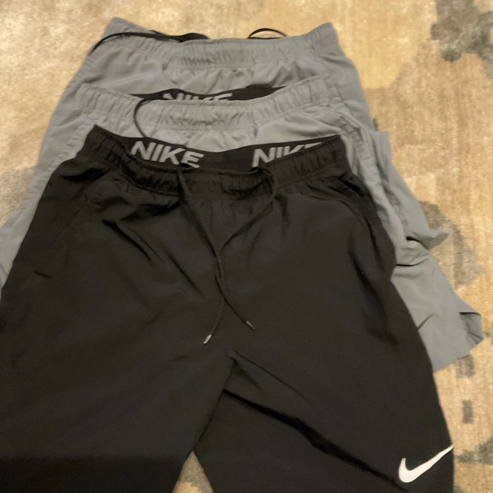 Mens Nike Standard Fit Dry Fit Shorts Grey And Black Lot Of 3 - Image 1 of 4