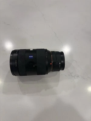 SONY Carl Zeiss Vario-Sonnar T* 24-70 2.8 con adaptador de montaje LA-EA5 A a E Foto 1 de 4