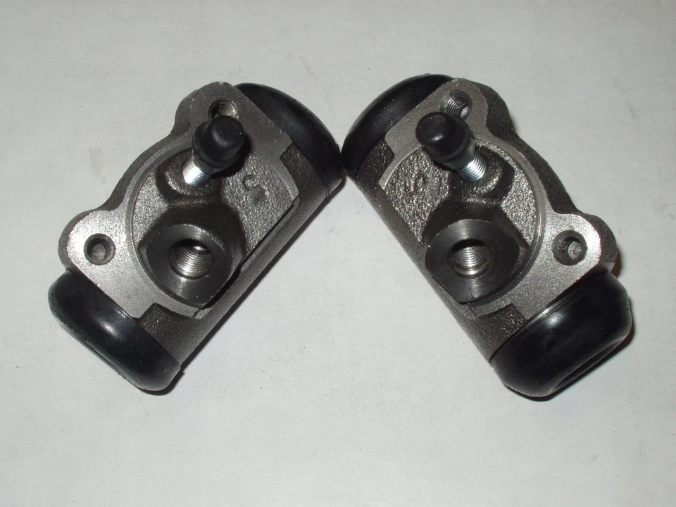 64 65 66 FORD MUSTANG PAR DE CILINDROS RUEDA DELANTERA CON MOTOR DE 6 CILINDROS  Foto 1 de 1