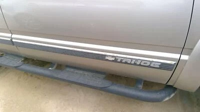 Chevy Tahoe 1995-2000 pasajero delantero derecho moldura de puerta OEM moldura Foto 1 de 4