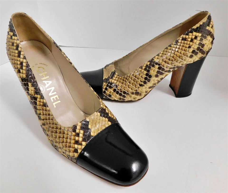 Chanel Vintage Marrón Piel de Serpiente Negro Charol Puntera y Tacón Bombas Francia 35.5 Foto 1 de 4