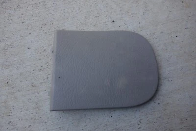 00-02 Saturn SC1 SC2 Rear Right passenger side Lower Seat Belt tension Cover Cap - Image 1 of 4