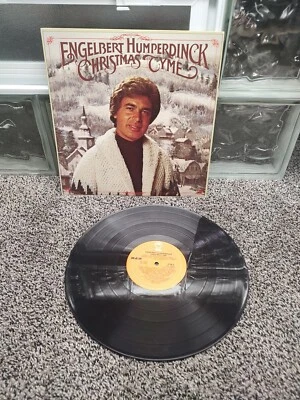 Engelbert Humperdinck Christmas Tyme Vinyl LP Record Album From 1977 Xmas  - Image 1 of 4