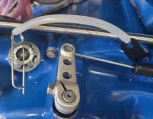 SUZUKI 250 QUADRACER 500 QUADZILLA ALUMINUM ENGINE OIL FILL PLUG CAP & CABLE - Picture 1 of 13